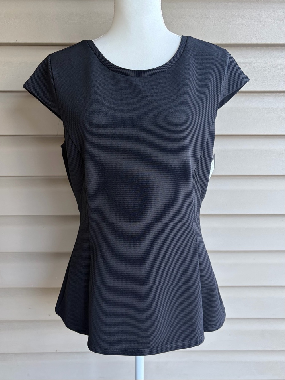 •Halogen• - NWT Textured Knit Cap Sleeve Flared Blouse - Size Large